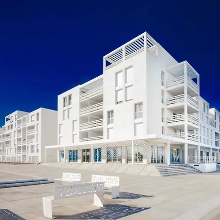 Beau T2 Climatise, Terrasse, Parking Prive, Proche - 4 Personnes - Fr-1-727-32 *