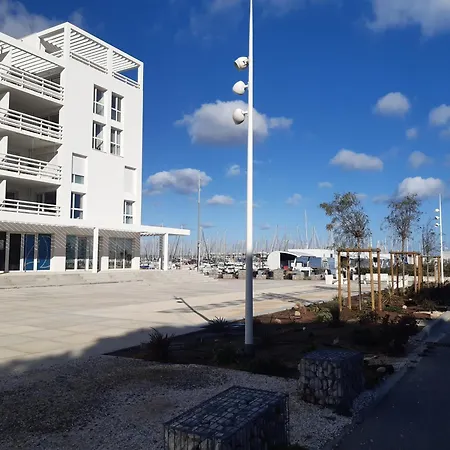 Beau T2 Climatise, Terrasse, Parking Prive, Proche - 4 Personnes - Fr-1-727-32 * Leucate